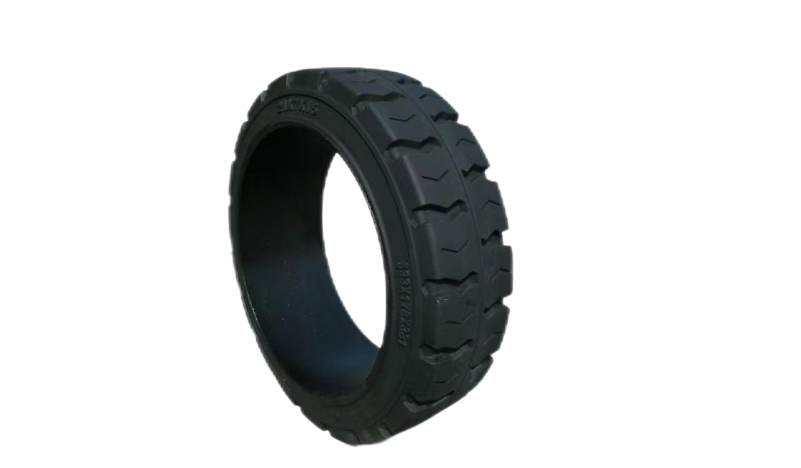 Treaded press-on solid industrial tyre
